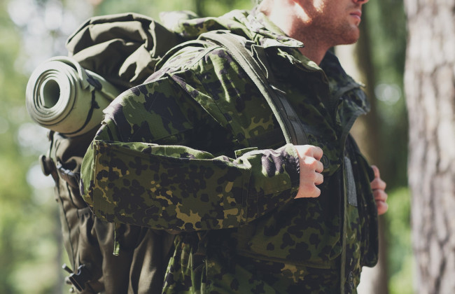 Військовослужбовець просив виплатити йому середній заробіток за весь час затримки з розрахунком: що вирішив суд