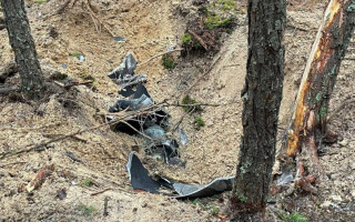 Під Києвом знайшли уламки ще однієї збитої російської ракети: фото та відео