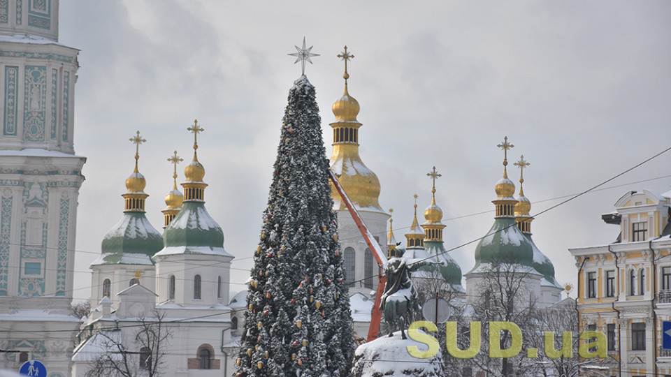 За яких умов у Києві встановлять головну новорічну ялинку: відповідь КМДА