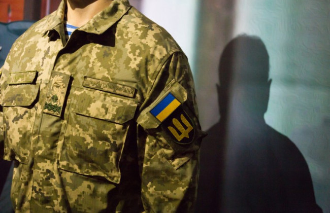 Рада планує дозволити двічі під час війни достроково присвоювати військові звання військовим