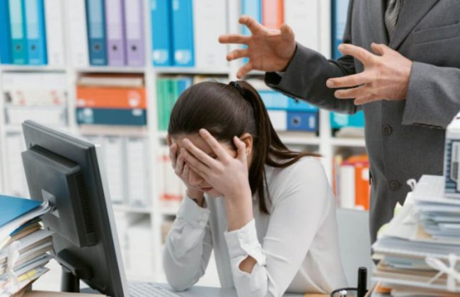 Рада дозволила роботодацям звільняти працівника, який цькує колег