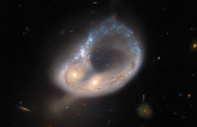 Hubble показав зіткнення галактик: унікальне фото