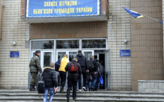 Рада обязала военкоматы контролировать явку лиц, освобожденных из-под стражи в связи с мобилизацией