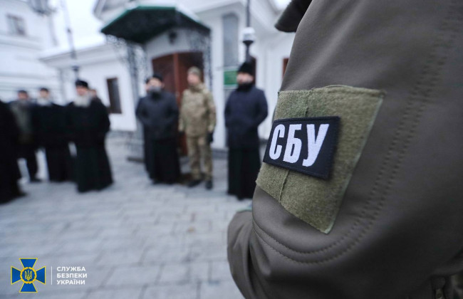 СБУ пояснила обшуки у Києво-Печерській Лаврі: вони проводяться для недопущення використання Лаври як осередку «русского мира», фото