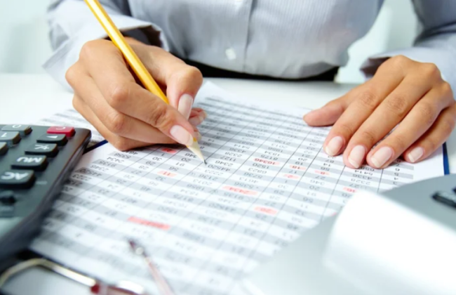 Зеленський підписав закон, який надає право бізнесу відмовитися від спрощеної системи оподаткування