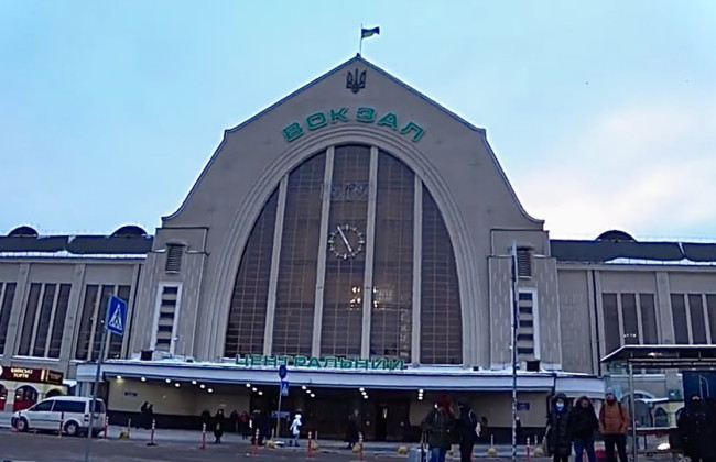 Укрзалізниця перевела знеструмлені вокзали на резервне живлення