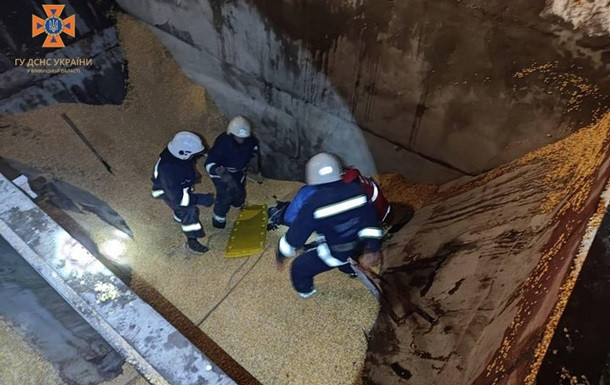В Винницкой области мужчина погиб под тоннами зерна