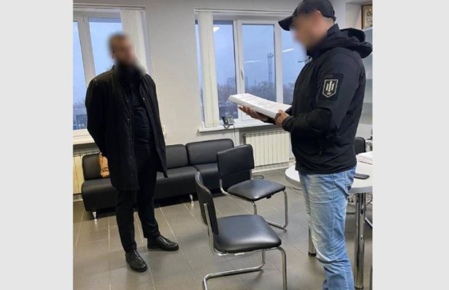 Требовали «вознаграждение» за беспрепятственную растаможку товаров: столичных таможенников поймали на взятке