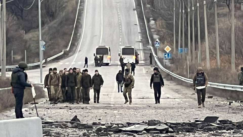 Украина вернула из российского плена еще 50 защитников: фото и видео