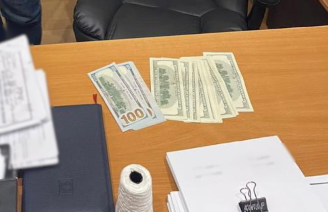 За $3000 обіцяв допомогти уникнути покарання: викрито прокурора окружної прокуратури на Одещині