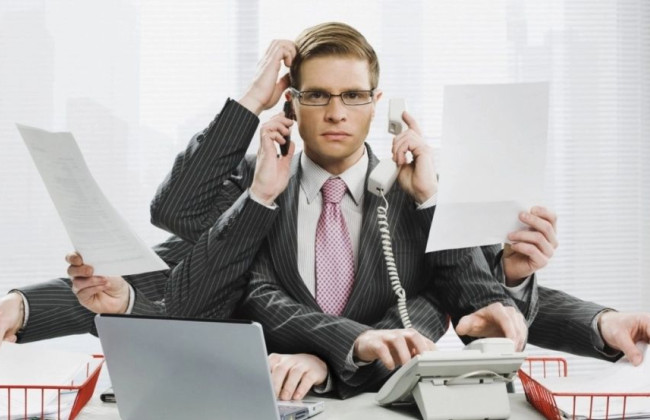 Кабмін скасував акти про можливість роботи за сумісництвом працівників державних підприємств, установ і організацій