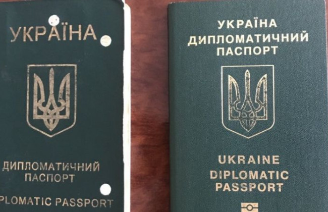 Скасування свого ж Указу про присвоєння дипломатичного рангу не є способом реалізації конституційних повноважень Президента, - КАС ВС