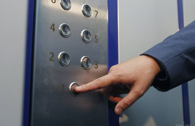 Що робити, якщо застряг у ліфті: поради