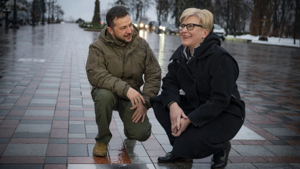 На Аллее смелости в Киеве открыли табличку с именем премьер-министра Ингриды Шимоните
