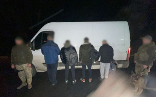 По 1400 долларов с уклониста за «билет» в Европу: на Закарпатье задержали перевозчика