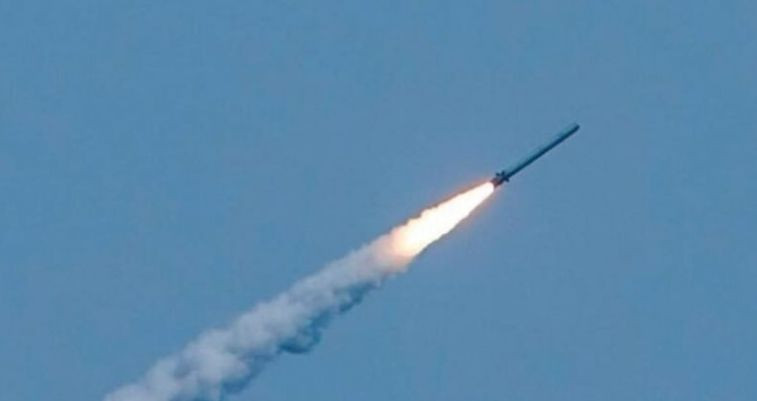 Окупанти вдарили по Дніпру ракетами: в ОВА повідомили про наслідки