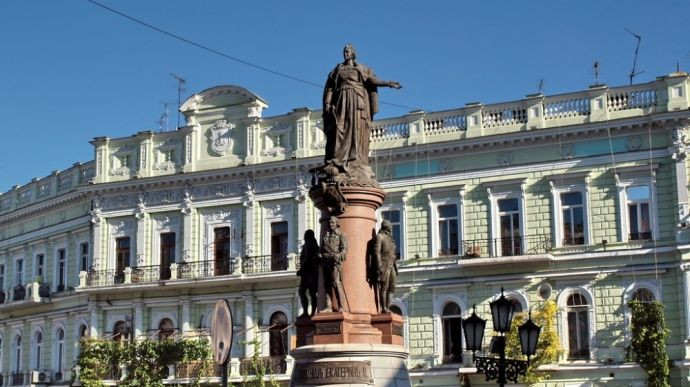 В Одесі вирішили демонтувати та перенести пам'ятники Катерині II та Суворову