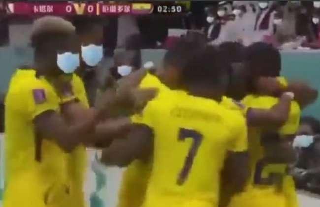Виртуальная защита: в Китае на трансляции матчей ЧМ-2022 накладывают фильтр с защитными масками, видео