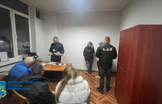 Переправлення військовозобов’язаного через кордон під виглядом особи з інвалідністю: затримали організатора схеми