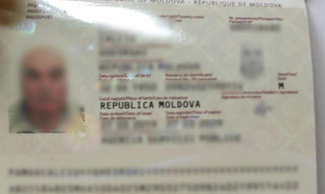 В Україну не пустили іноземця-прихильника «русского міра», який «підтримує путіна», фото