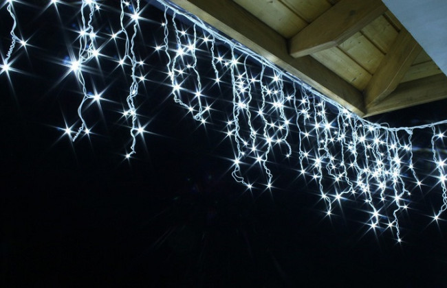 На Закарпатье хотят запретить использование рекламных вывесок и гирлянд