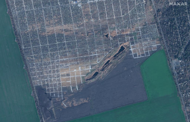 У Маріуполі побільшало могил: знімки супутника