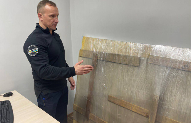 У Гостомелі вкрали графіті Бенксі: зараз воно знаходиться в управлінні поліції Київщини, подробиці й фото