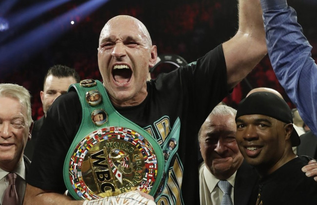 Тайсон Фьюри победил Дерека Чисору, защитил чемпионский титул WBC и обратился к Александру Усику