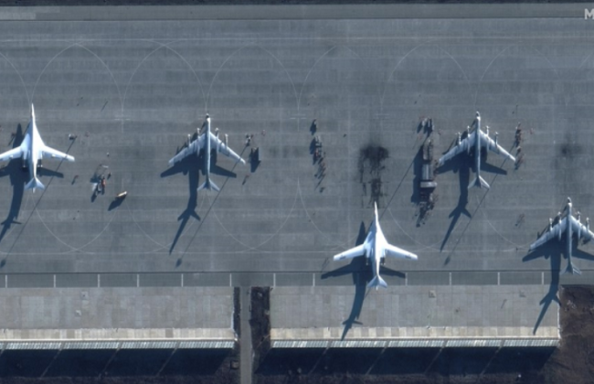 Maxar показала знімки авіабази, з якої РФ завдає ударів по Україні, фото