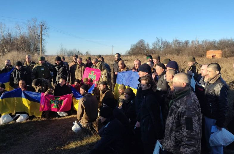 Украина вернула из плена 60 защитников, фото и видео