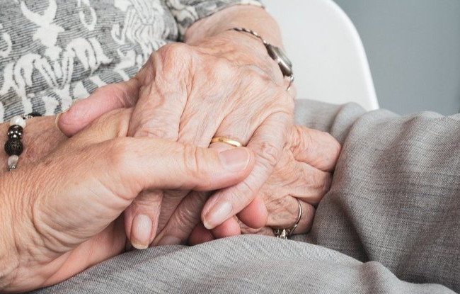 Кому можуть відмовити в оформленні догляду за людиною з інвалідністю / похилого віку