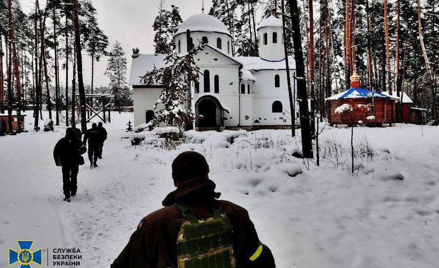 СБУ проводит обыски на трех объектах УПЦ МП Житомирской области, фото