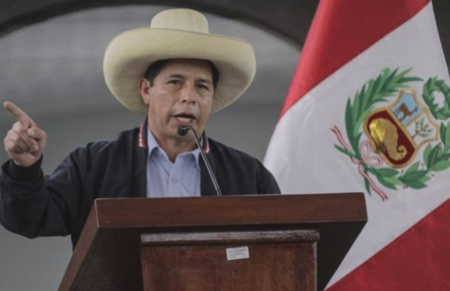 У Перу парламент відсторонив президента від влади після того, як він оголосив про розпуск депутатів