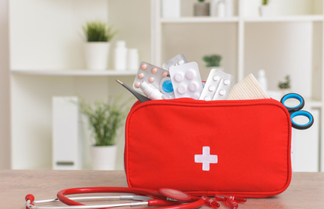 Що потрібно покласти в базову аптечку взимку: відповідь МОЗ