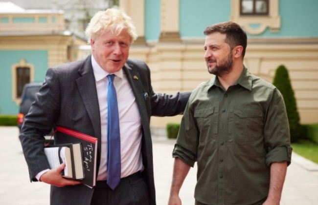Борис Джонсон закликав передати Україні всю необхідну зброю, аби закінчити війну у 2023 році