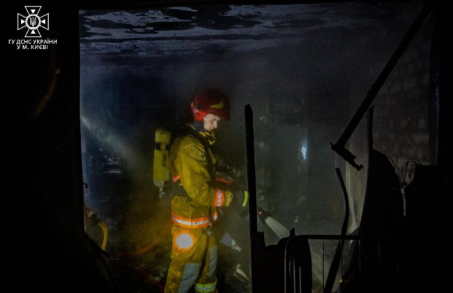 В Киеве вспыхнул пожар в многоэтажке: погибла пенсионерка