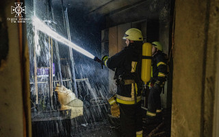 У Києві у багатоповерхівці стався вибух: рятувальники евакуювали 10 людей