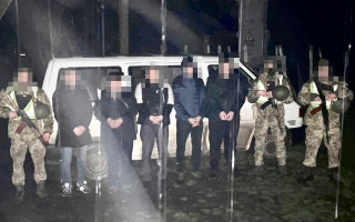 Таксі до кордону: на Одещині затримали мікроавтобус, пасажири якого планували нелегально потрапити у Молдову
