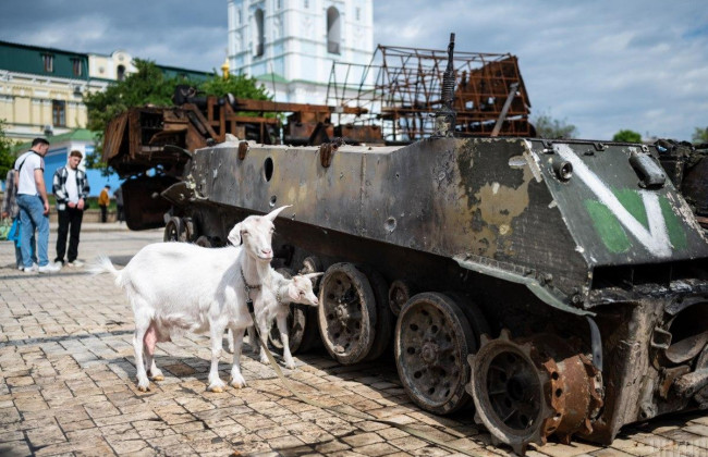 Кабмін доручив Міноборони переробляти знищену техніку РФ на металобрухт