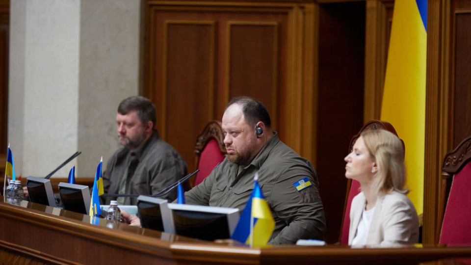 Депутати не зможуть блокувати підписання законів шляхом внесення постанов про скасування голосування: Рада ухвалила закон