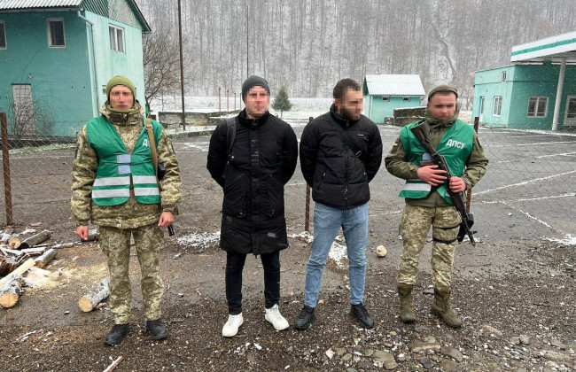 Двое жителей Одесской области с детскими кругами для плавания планировали пересечь границу в Румынию