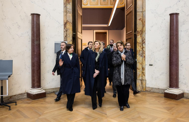 Відвідувачі Лувру зможуть досліджувати музей українською мовою