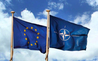 НАТО та ЄС найближчим часом закличуть РФ вивести війська з України, — Politico