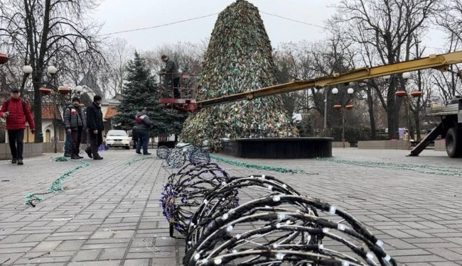 В Николаеве установят елку в стиле «милитари», фото