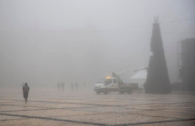 У Києві засяяла в тестовому режимі головна ялинка: відео