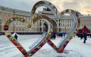 У Санкт - Петербурзі затримали школярку за «псування» інсталяції, присвяченій українському Маріуполю