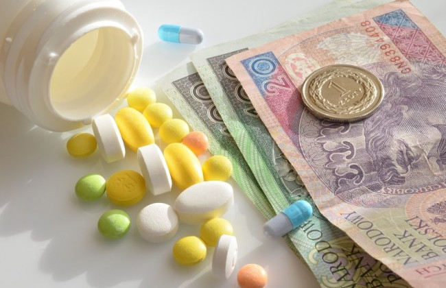 Українці можуть отримати гроші на ліки у Польщі: як зареєструватися на допомогу