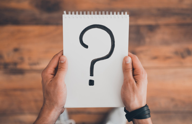 Остается ли основное место работы у сотрудника в случае приостановки деятельности: ответ