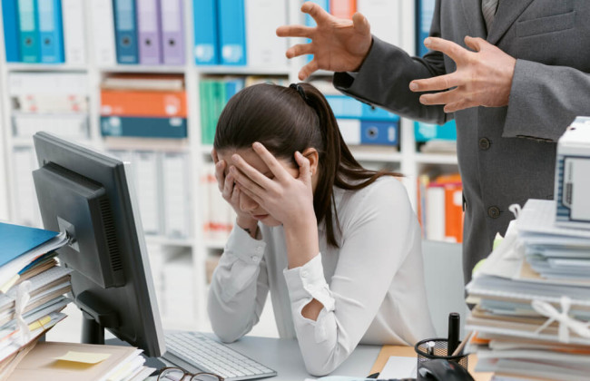 Зеленский подписал закон о штрафе за моббинг на рабочем месте