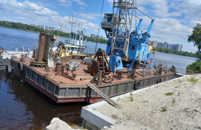 В Киеве земельный участок на берегу Днепра освободят от застройки